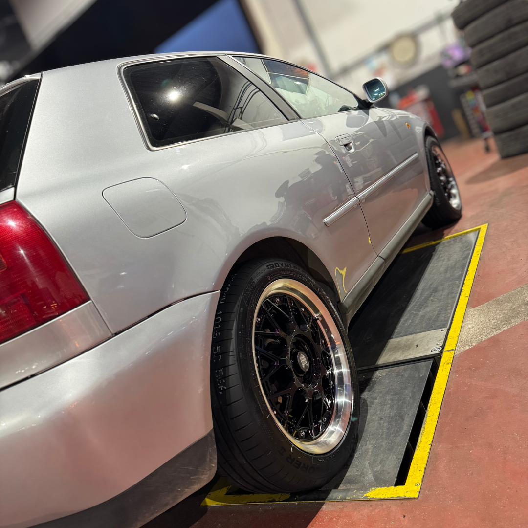 Audi A3 con llantas Fox Wheels Hiro - foto 1